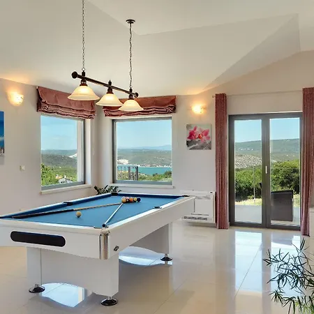 Rachele With Sea View And Private Pool By Istrabook
