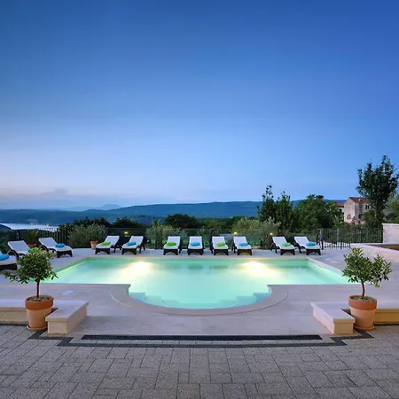 Rachele With Sea View And Private Pool By Istrabook Villa *