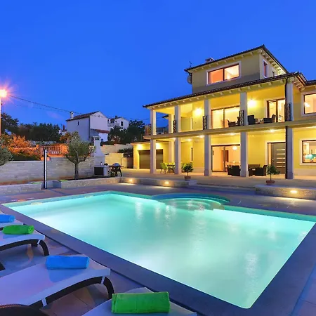Rachele With Sea View And Private Pool By Istrabook 빌라 *